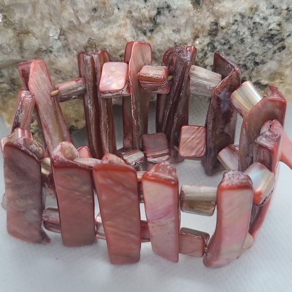 💥4/$20 ABALONE Pink Colored Stretch Bracelet - Picture 4 of 9